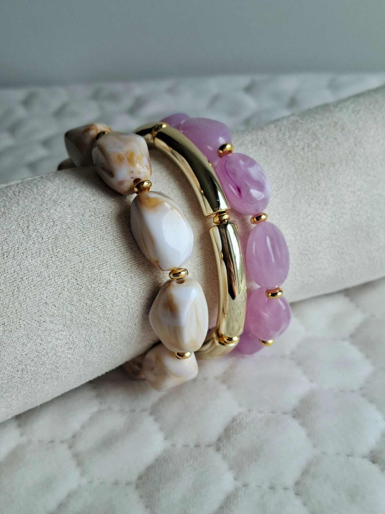 Armbanden set chunky kralen lila goud beige creme